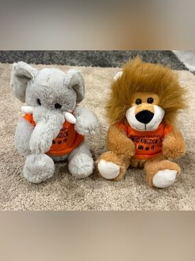 Wild Kingdom Mutual Of Omaha Lion and Elephant Plush 6”